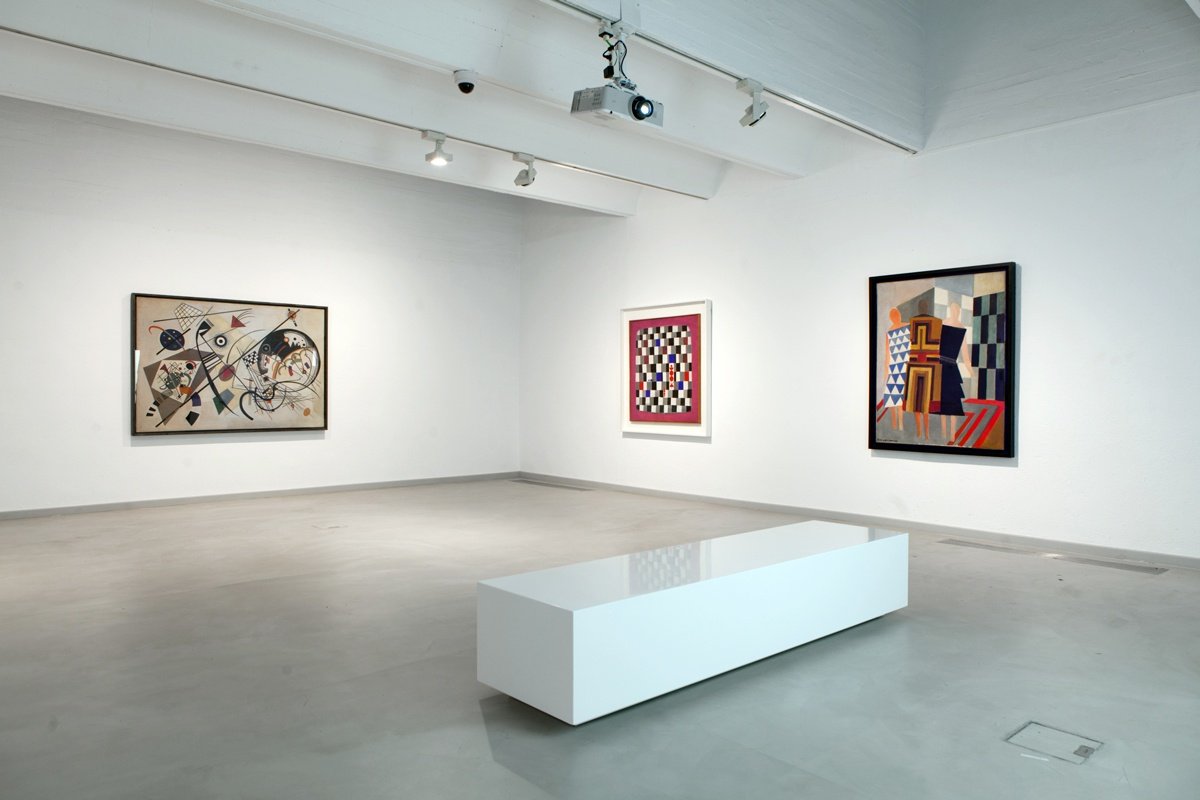 Installation view of “Endgame: Duchamp, Chess and the Avant-Garde,” 2016, at the Fundació Joan Miró.